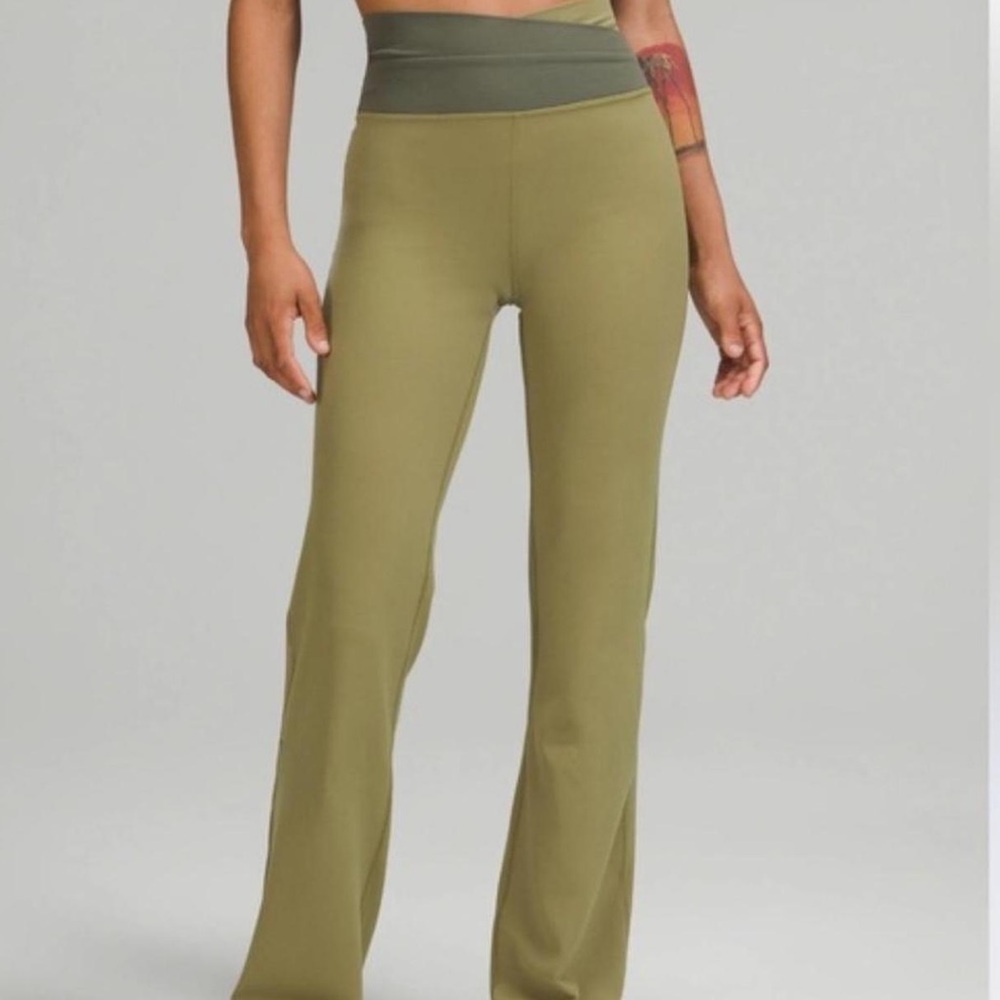 Lululemon Throwback Astro Flare Leggings